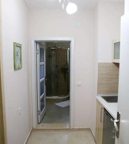 اتاق لوکس چهار تخته, La Hacienda