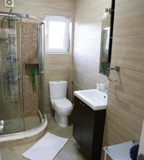 اتاق لوکس چهار تخته, La Hacienda