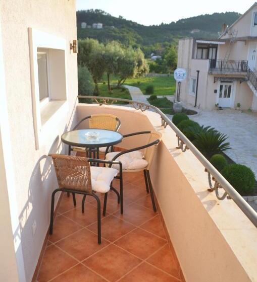 1 Bedroom Penthouse Apartment, La Hacienda