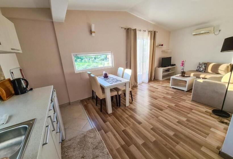 1 Bedroom Penthouse Apartment, La Hacienda