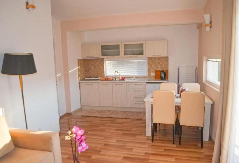 1 Bedroom Penthouse Apartment, La Hacienda