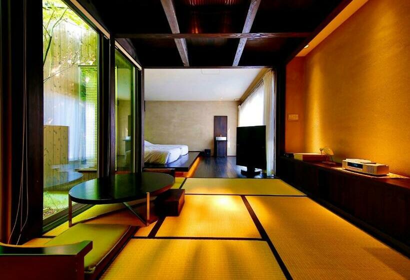 Standart Oda, 奥武雄温泉 風の森