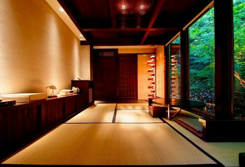 Standart Oda, 奥武雄温泉 風の森