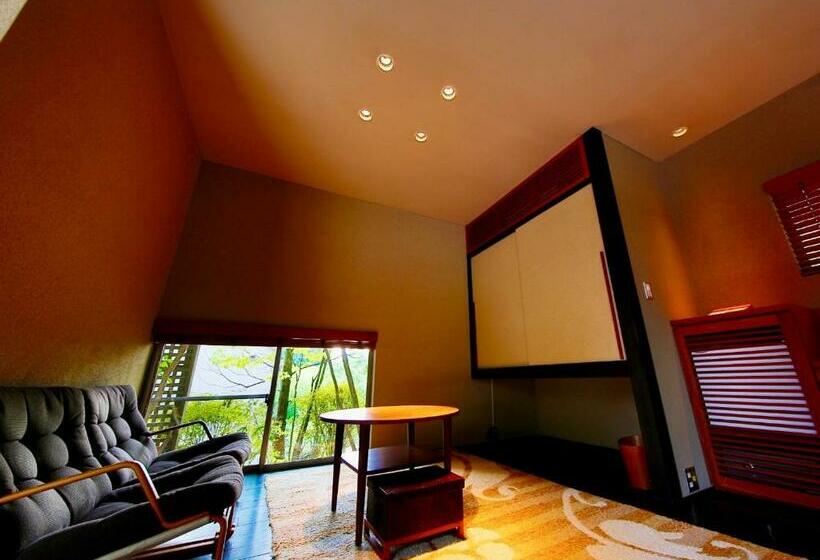 Standart Oda, 奥武雄温泉 風の森