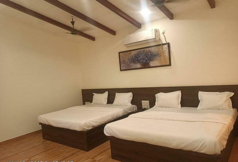 فيلا ديلوكس غرفة نوم, Coconut Greenland Resort