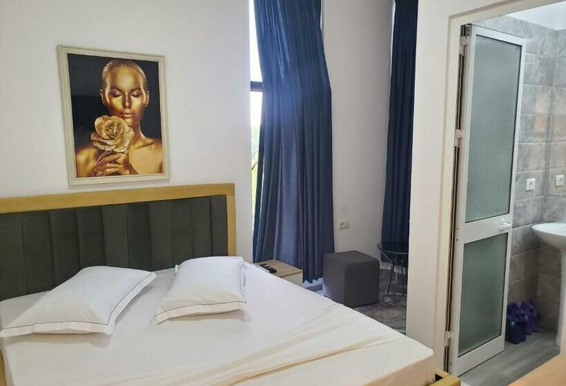 חדר דחוקס עם מיטת קינג, Bs