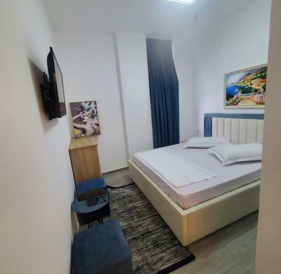 חדר דחוקס עם מיטת קינג, Bs