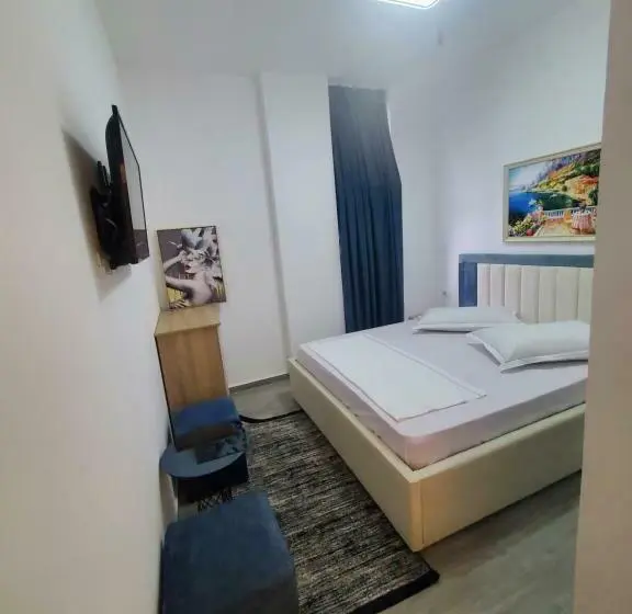 اتاق لوکس با تخت بزرگ, Bs