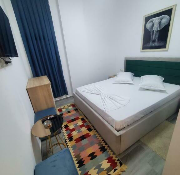 חדר דחוקס עם מיטת קינג, Bs