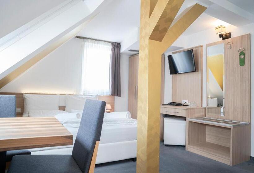 4인용 스탠다드 룸, Alpha & Omega