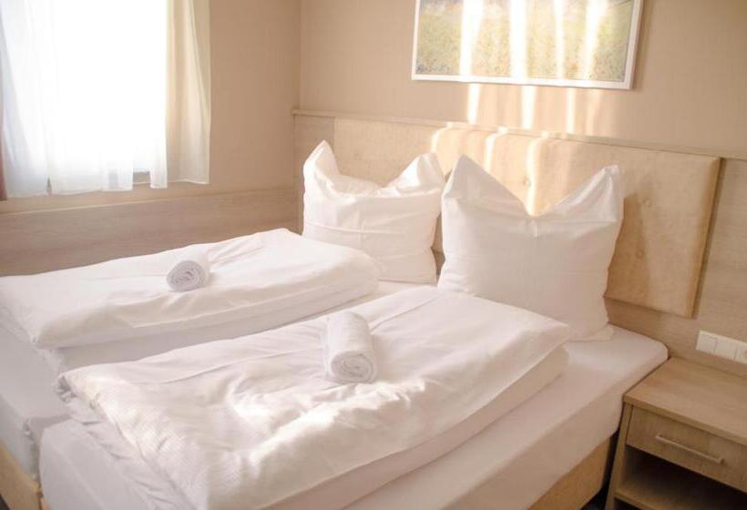 스탠다드 룸, Alpha & Omega