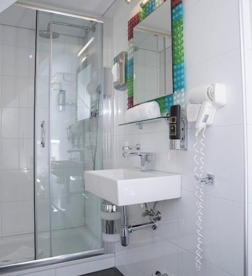 4인용 스탠다드 룸, Alpha & Omega