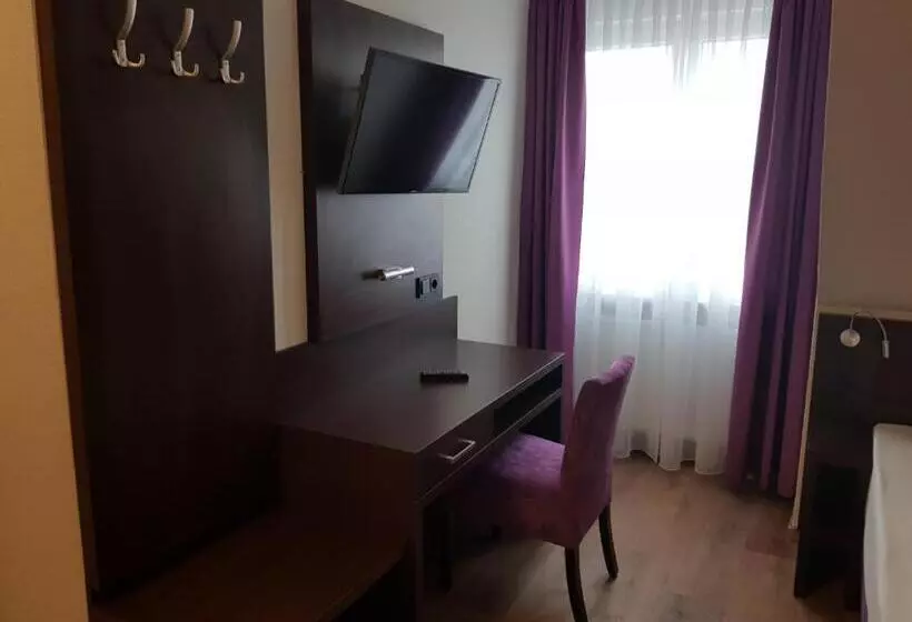 اتاق استاندارد یک نفره, Ates Hotel Lampertheim
