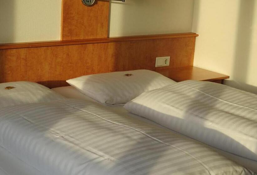 스탠다드 룸, Ates Hotel Lampertheim