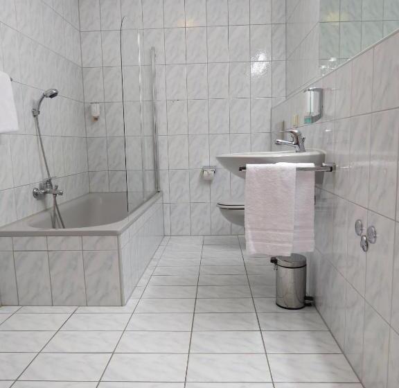 디럭스 룸, Ates Hotel Lampertheim