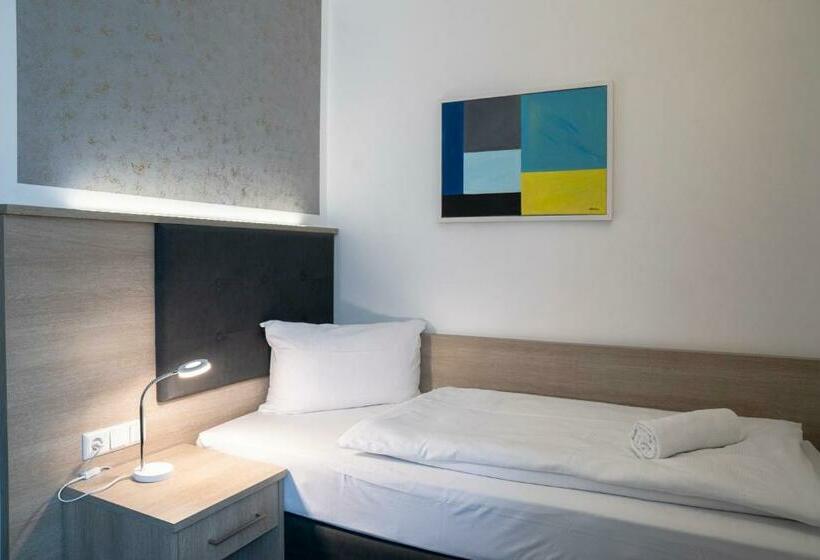 Номер Стандарт Индивидуальный, Alpha & Omega