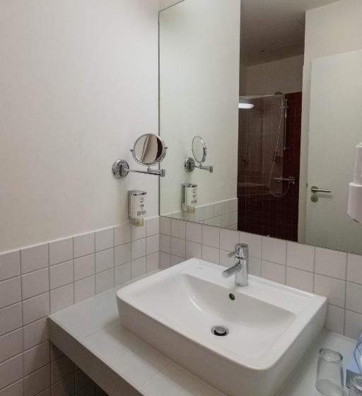 غرفة قياسية فردية, Am Großen Waisenhaus