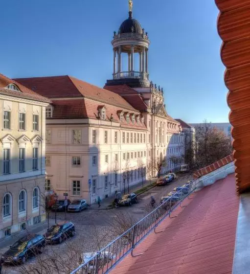 ベーシックルーム, Am Großen Waisenhaus