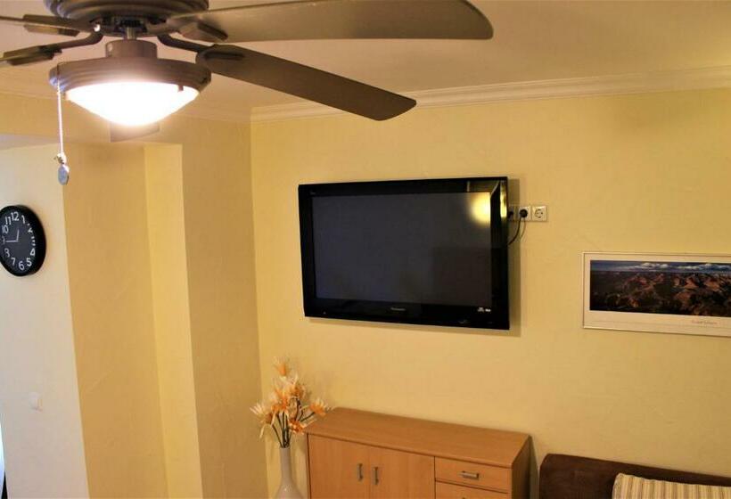 Четырехместный Номер Стандарт, America