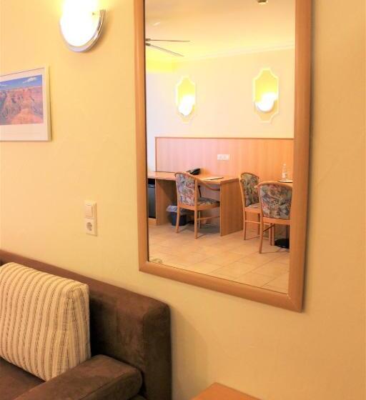 Четырехместный Номер Стандарт, America