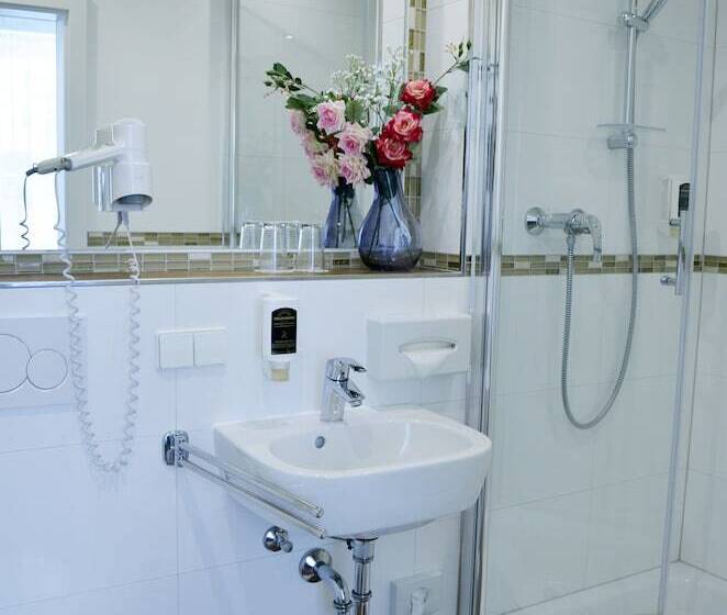 اتاق استاندارد, Astoria