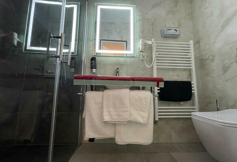 اتاق خانوادگی, Deutsches Haus