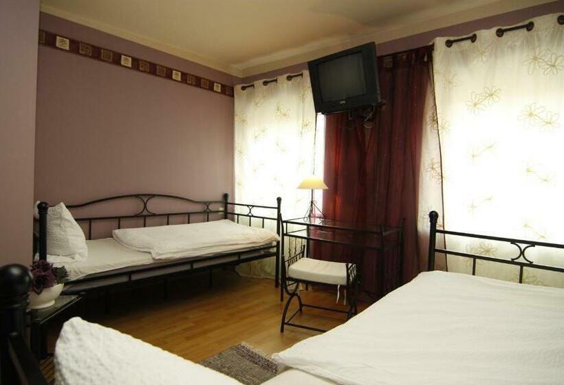 Quarto Economy, Die Dependance