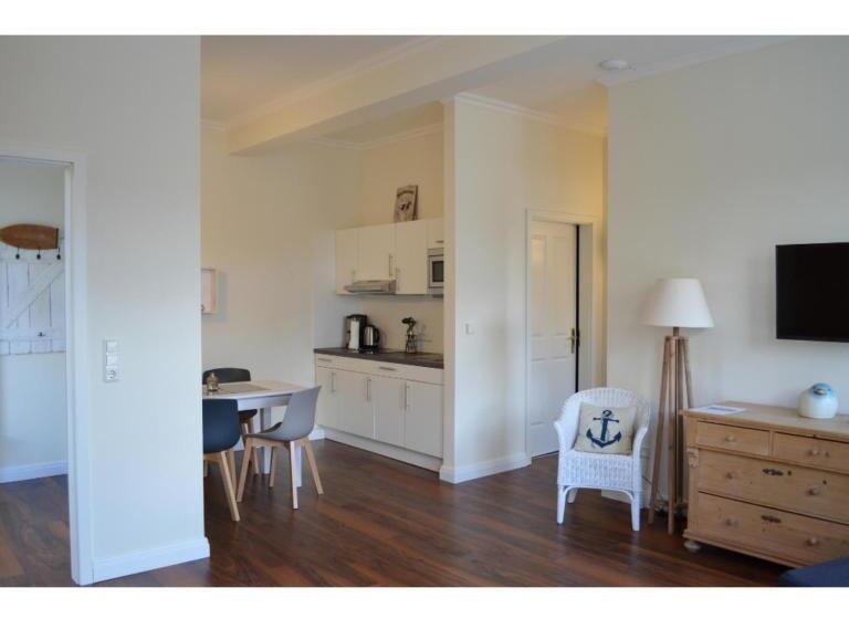 شقة غرفة واحدة, Friesischer Hof