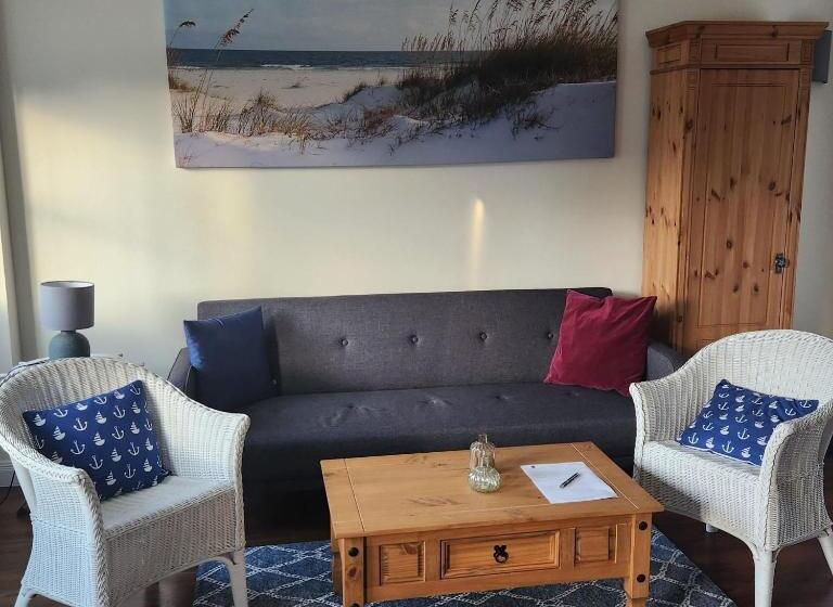 شقة غرفة واحدة, Friesischer Hof