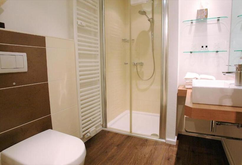 شقة غرفتين, Friesischer Hof