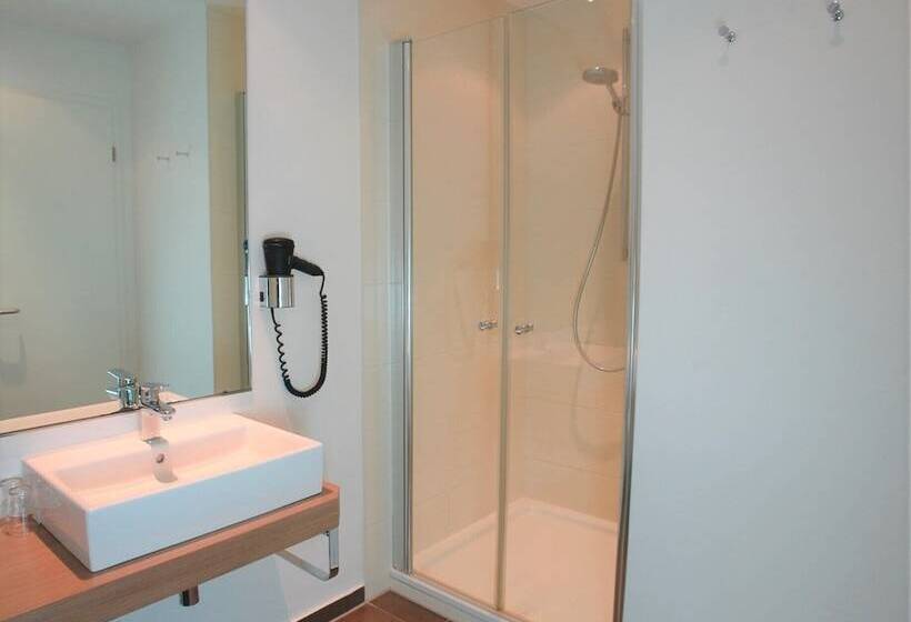 شقة غرفة واحدة, Friesischer Hof