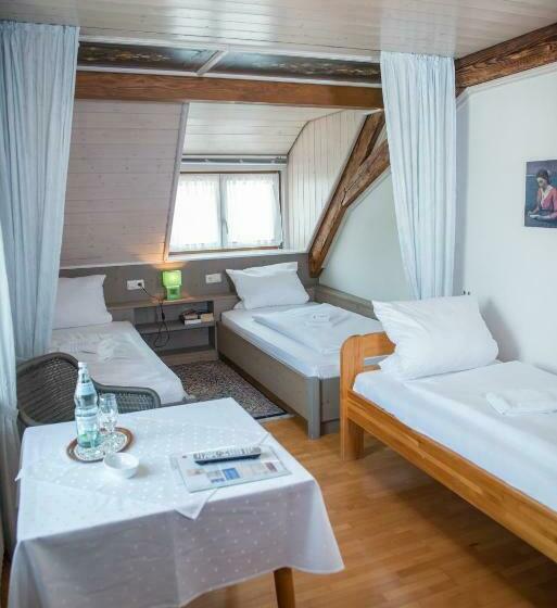 스탠다드 트리플 룸, Gasthaus Zum Löwen   Restaurant Akropolis