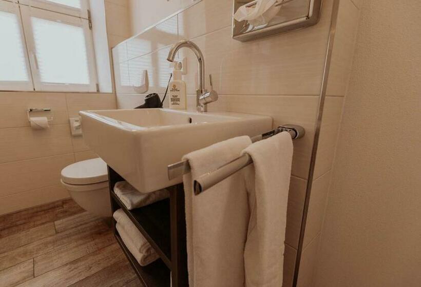 Номер Стандарт, Gasthaus Zur Sonne