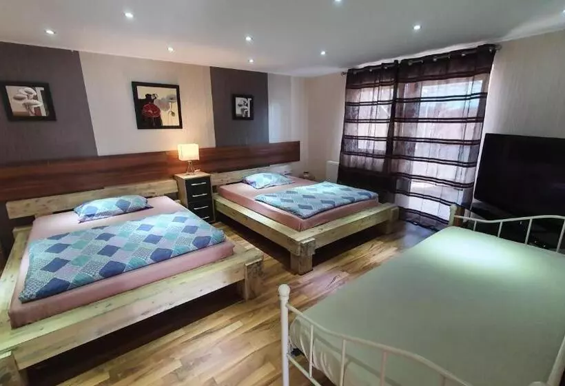 اتاق خانوادگی, Gründauer Monteurwohnung/studentenwohnung