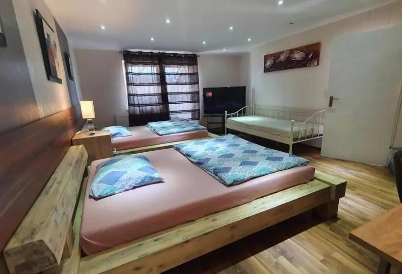 اتاق خانوادگی, Gründauer Monteurwohnung/studentenwohnung