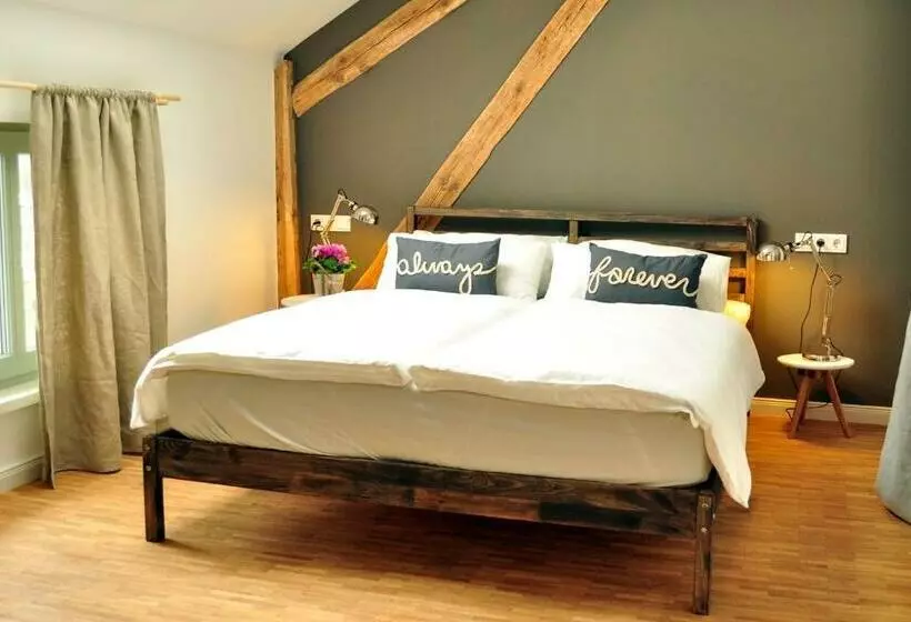 デラックススタジオ, Haus & Hof Guest House