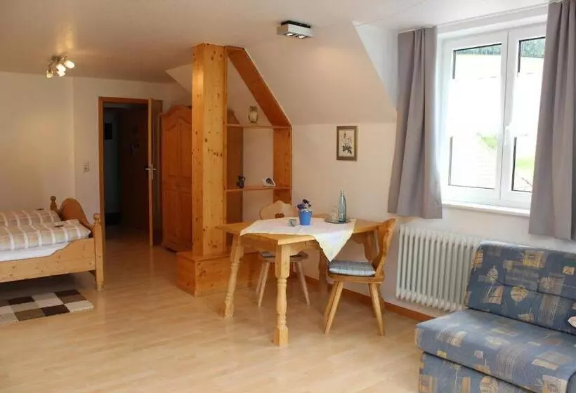 سوئیت جونیور با چشم‌انداز کوهستان, Landgasthof Zum Schützen