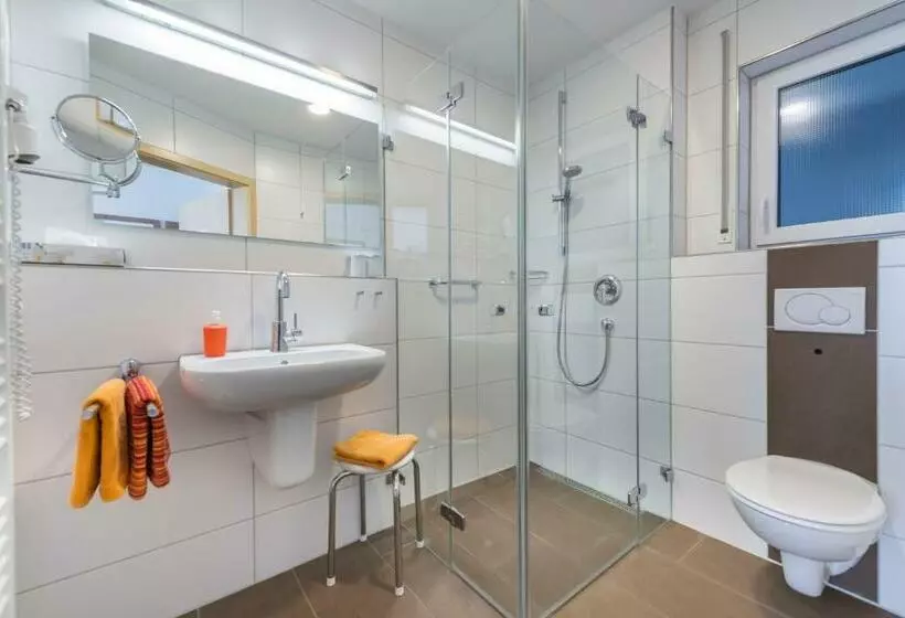 Huoneisto 1 Makuuhuone, Landpension Kohler