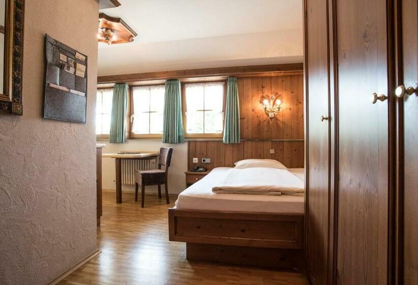 Quarto clássico, Meiser Rosenstuben