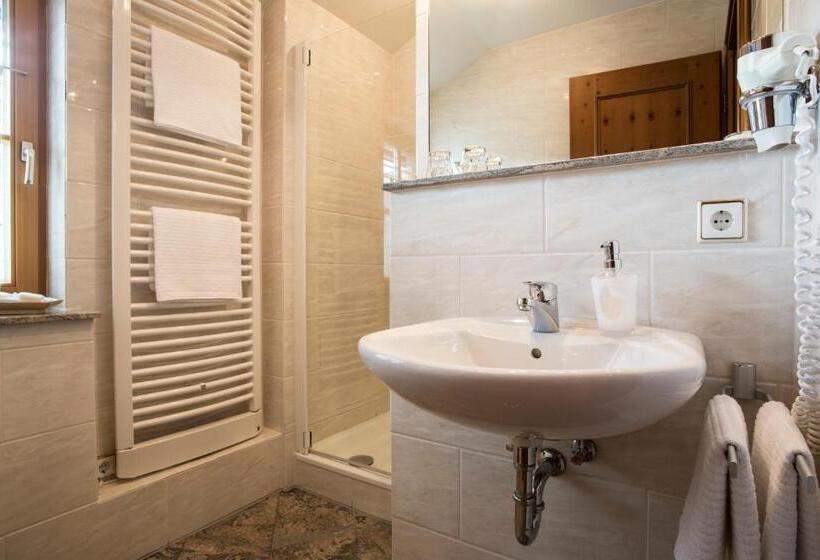 Quarto clássico, Meiser Rosenstuben