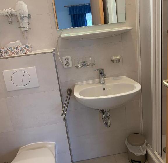 Quarto Basic, Pension Neptun