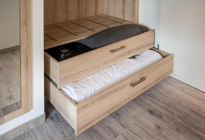 غرفة قياسية, Restaurant Zehn Brunnen