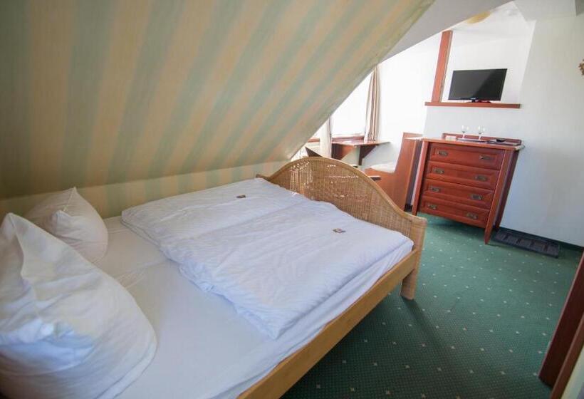 标准单人间, Schloss Zehdenick