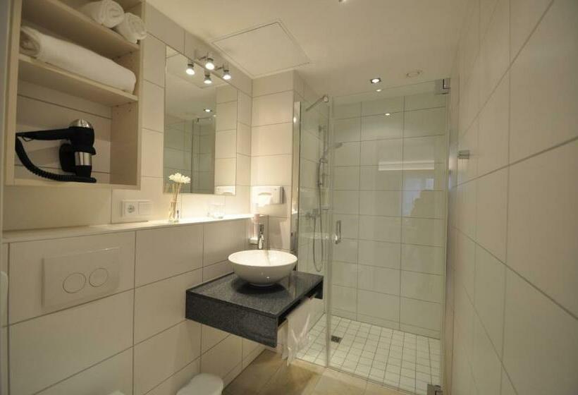 Апартаменты 1 Спальня, Snooze Apartments