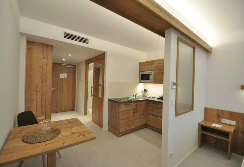 اتاق کلاس بیزنس, Snooze Apartments
