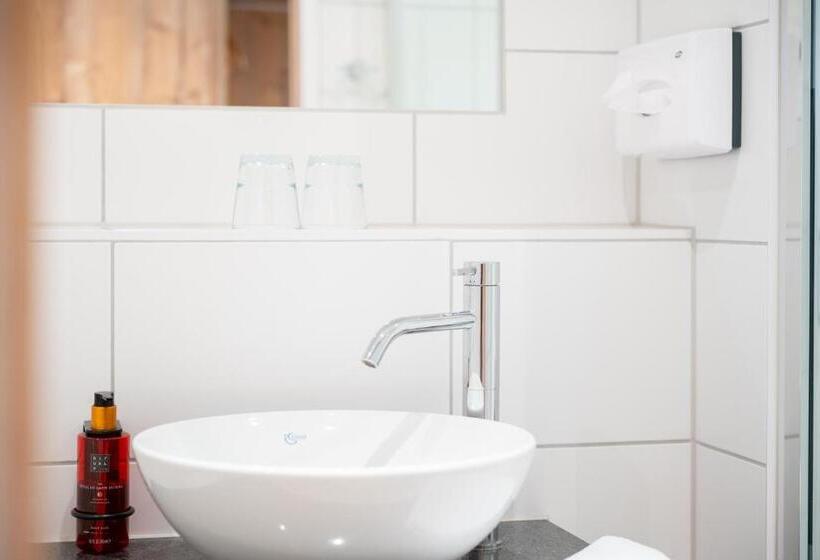 Номер бизнес-класса, Snooze Apartments