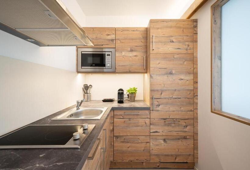 Номер бизнес-класса, Snooze Apartments