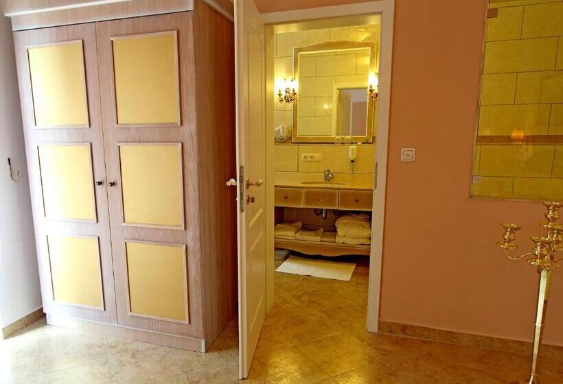 جناح, Villa Toscana