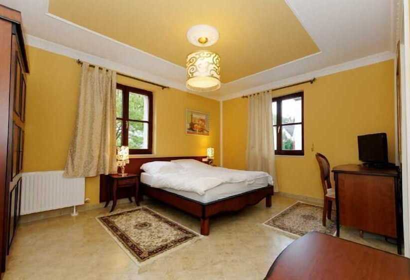 جناح, Villa Toscana