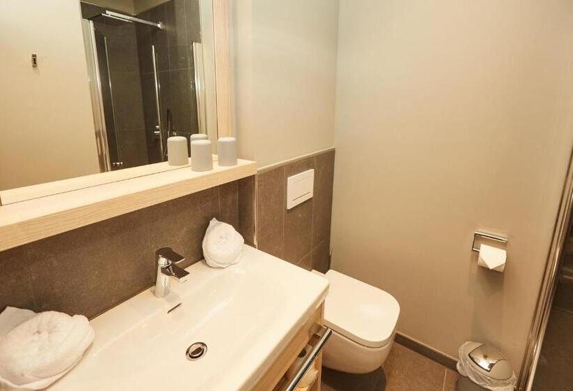 스탠다드 룸, Zum Goldenen Hirsch